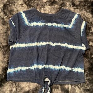 Old Navy cropped short sleeved shirt